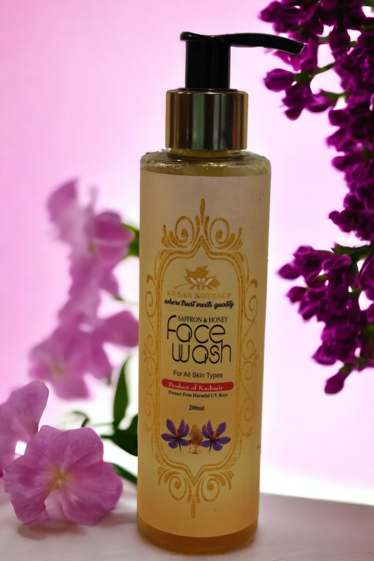 Saffron And Honey Facewash 200ml - Image 1